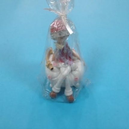 Boneco sentado no Sofá